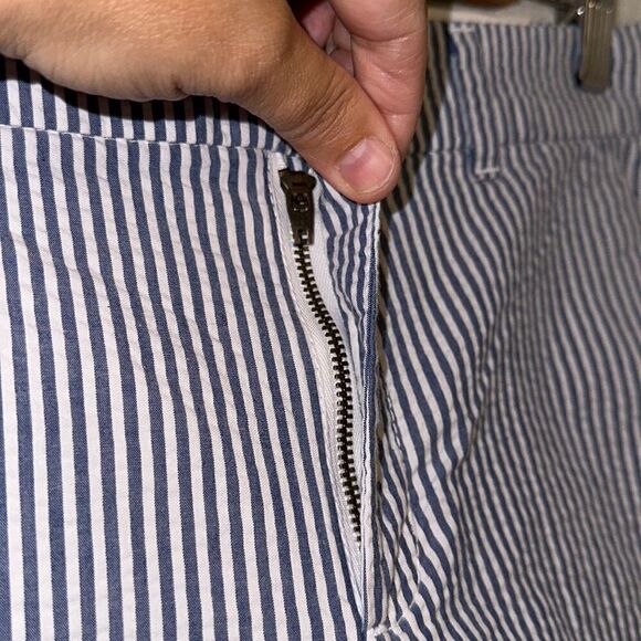 Old Navy 6 Light Blue White Vertical Stripes 5” Mid Rise Everyday Cotton Shorts - Picture 5 of 11